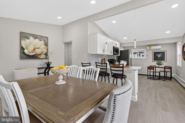 226 RUTH AVE, Maple Shade, NJ 08052