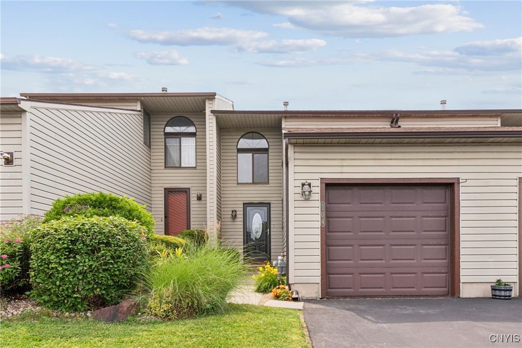 104 Lookout Circle, Camillus, NY 13209