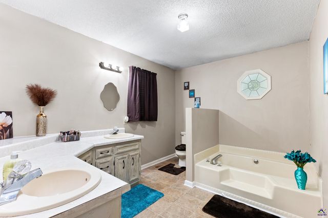 1260 Greentree Parkway, Macon, GA 31210