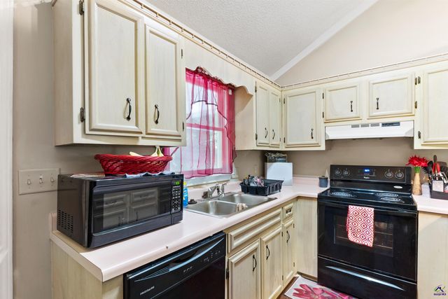 1260 Greentree Parkway, Macon, GA 31210