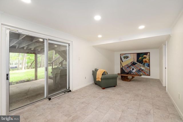 1501 LAUREL HILL RD, Vienna, VA 22182