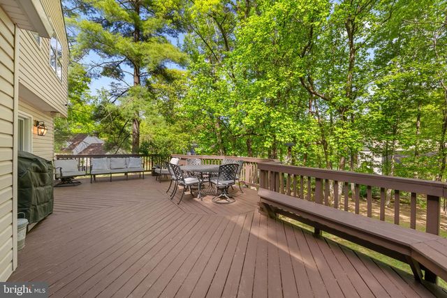 1501 LAUREL HILL RD, Vienna, VA 22182