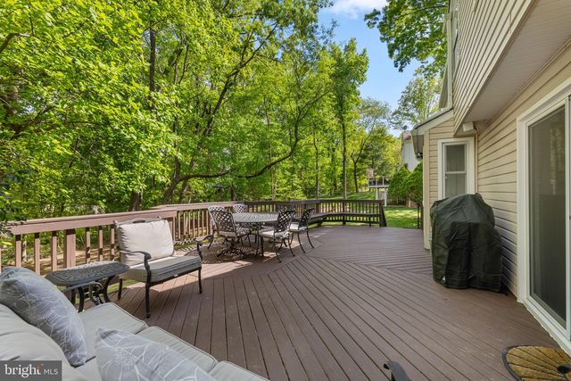 1501 LAUREL HILL RD, Vienna, VA 22182