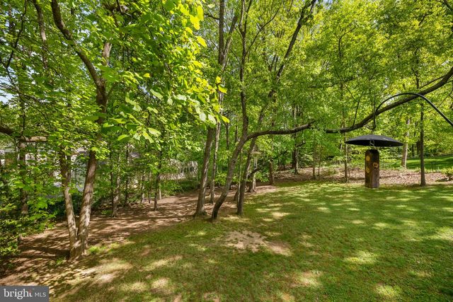 1501 LAUREL HILL RD, Vienna, VA 22182