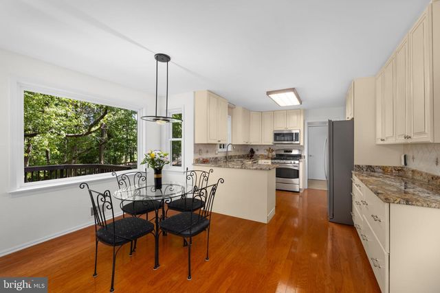 1501 LAUREL HILL RD, Vienna, VA 22182