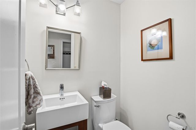 47 Briarfield Lane, Huntington, NY 11743