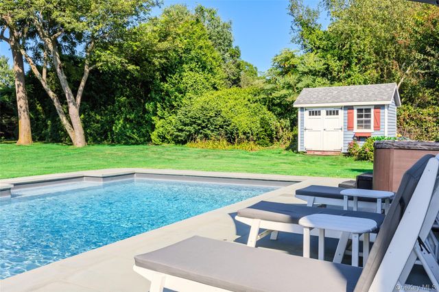 47 Briarfield Lane, Huntington, NY 11743