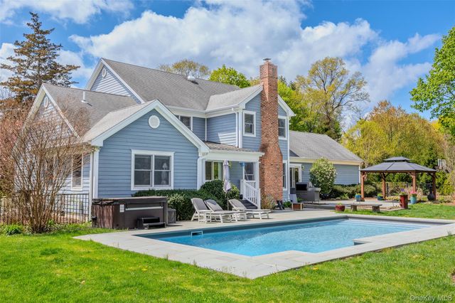 47 Briarfield Lane, Huntington, NY 11743