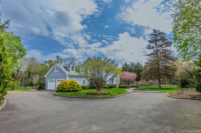 47 Briarfield Lane, Huntington, NY 11743