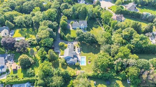 47 Briarfield Lane, Huntington, NY 11743
