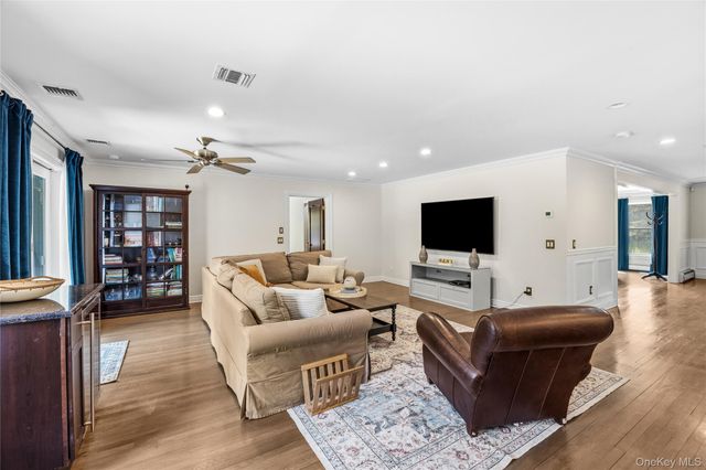 47 Briarfield Lane, Huntington, NY 11743