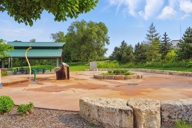 1055 Adamstown Drive, Rosemount, MN 55068