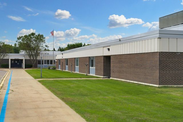 1055 Adamstown Drive, Rosemount, MN 55068