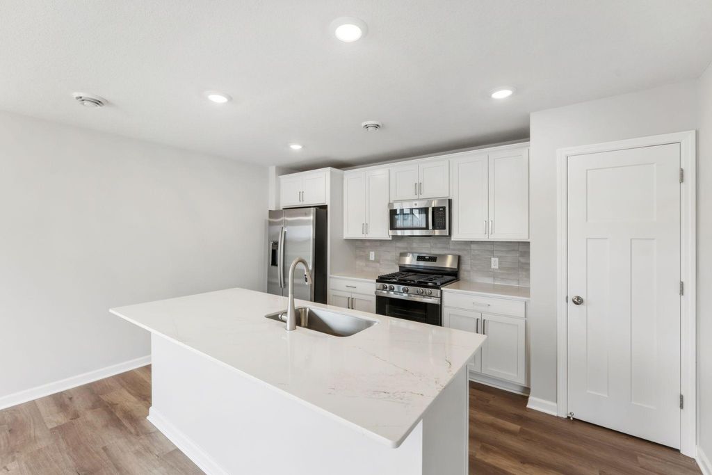 1055 Adamstown Drive, Rosemount, MN 55068 — photo 2