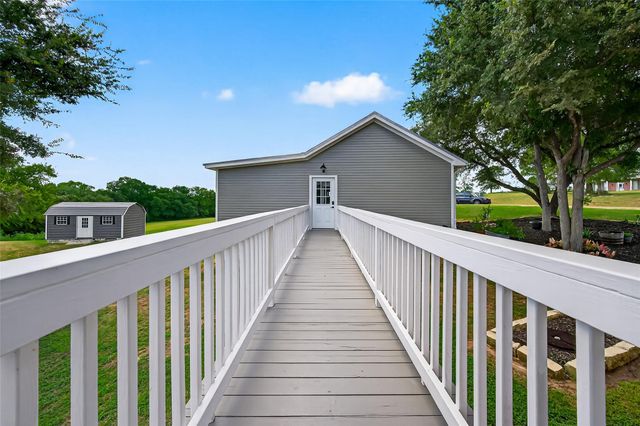 1012 Konetzke Lane, La Grange, TX 78945