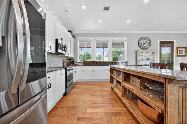 1012 Konetzke Lane, La Grange, TX 78945