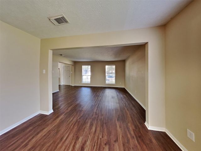 2908 Cambridge Circus, Pearland, TX 77581