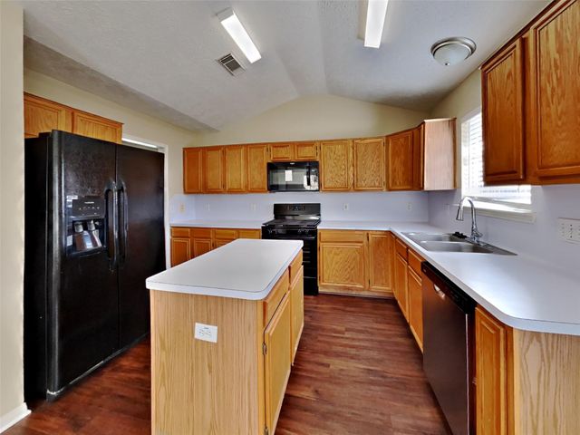 2908 Cambridge Circus, Pearland, TX 77581