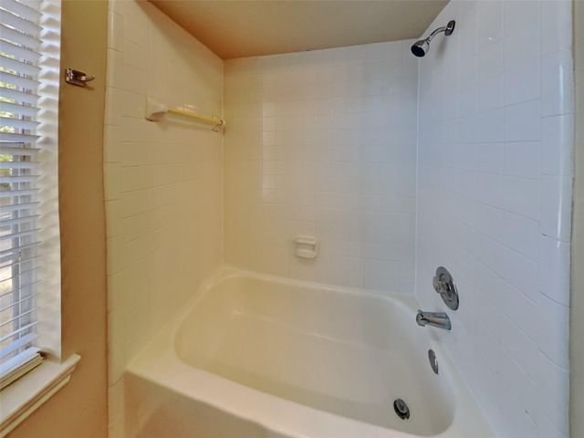 2908 Cambridge Circus, Pearland, TX 77581