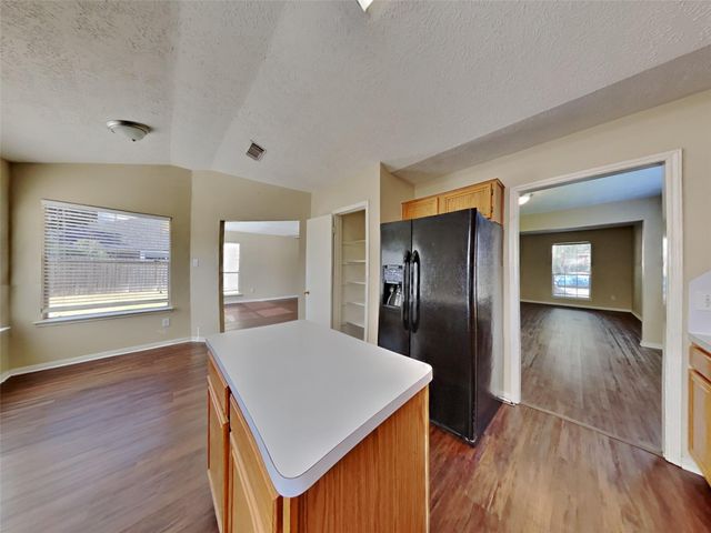 2908 Cambridge Circus, Pearland, TX 77581