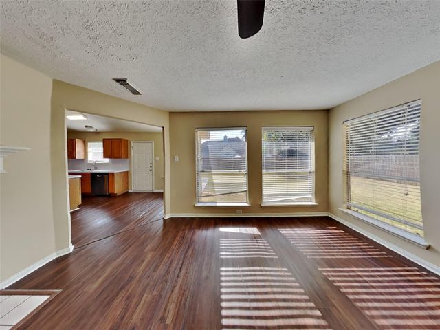 2908 Cambridge Circus, Pearland, TX 77581