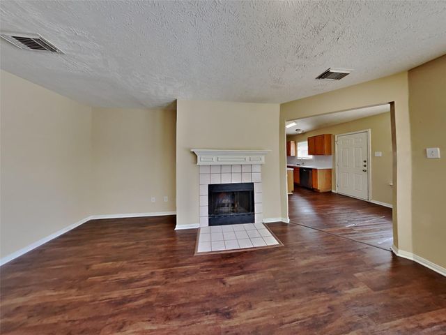 2908 Cambridge Circus, Pearland, TX 77581