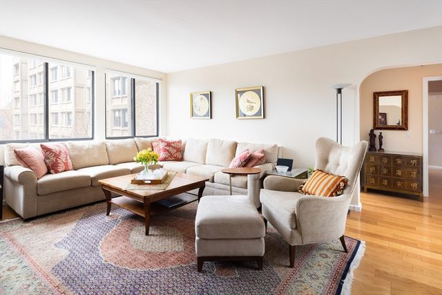 1731 Beacon St 402, Brookline, MA 02445