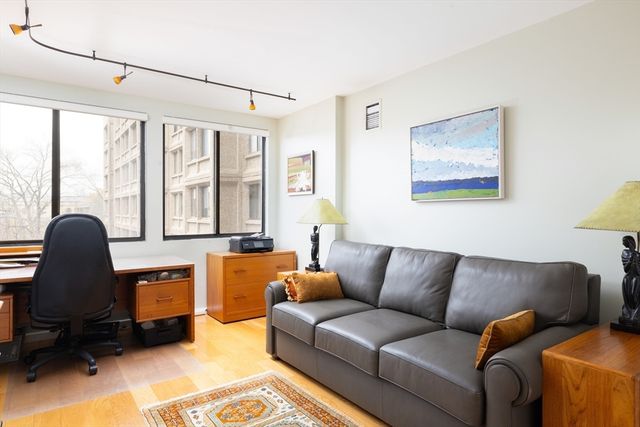 1731 Beacon St 402, Brookline, MA 02445