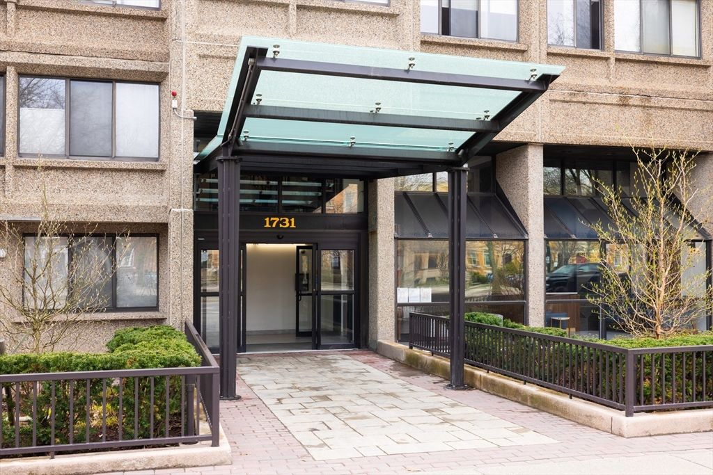 1731 Beacon St 402, Brookline, MA 02445