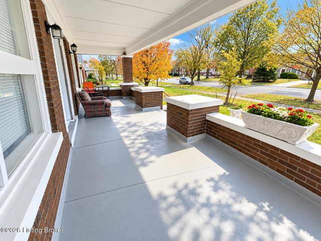 1836 Algonquin Pkwy 1, Louisville, KY 40210