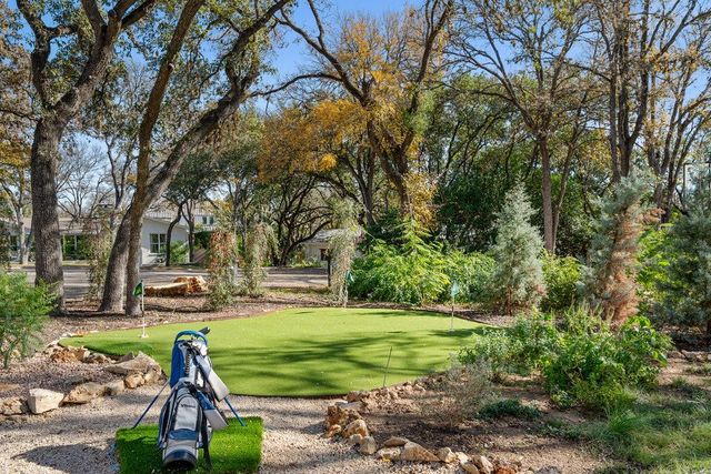 4 Westgate CIR, Austin, TX 78746