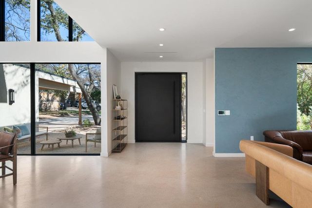 4 Westgate CIR, Austin, TX 78746