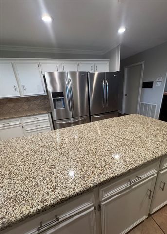 202 Suntide Drive, Sunnyvale, TX 75182