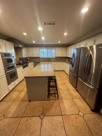 202 Suntide Drive, Sunnyvale, TX 75182