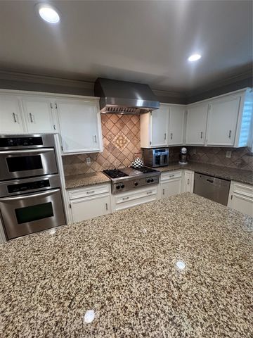 202 Suntide Drive, Sunnyvale, TX 75182