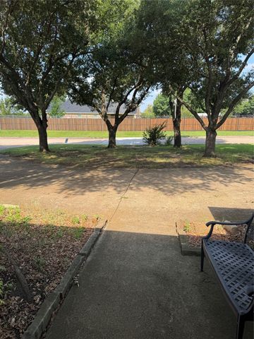202 Suntide Drive, Sunnyvale, TX 75182