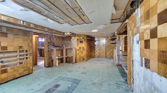 2131 Stanton Avenue, Whiting, IN 46394