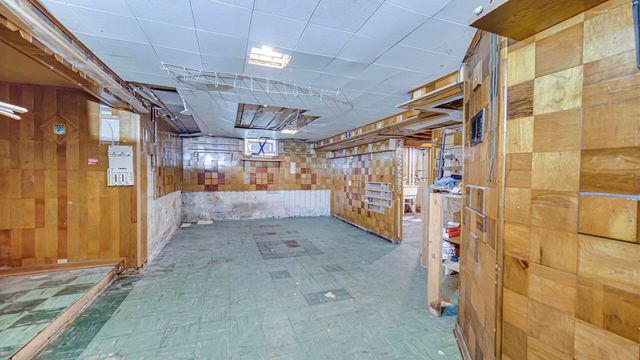 2131 Stanton Avenue, Whiting, IN 46394