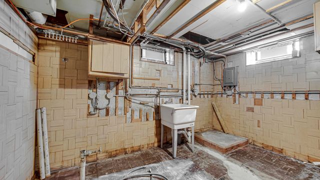 2131 Stanton Avenue, Whiting, IN 46394