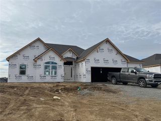 4704 Woodland Shores Court, St Joseph, MO 64505