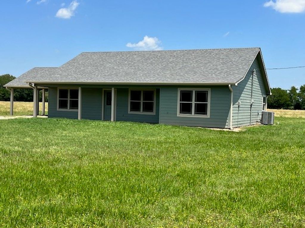 300 COUNTY ROAD 1118, Brashear, TX 75420