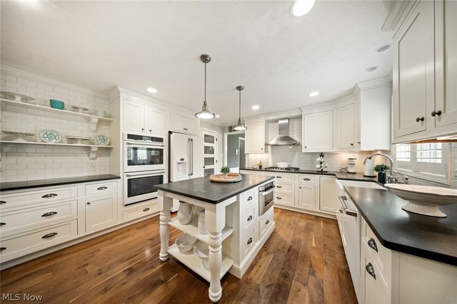 28930 Turnbridge Road, Bay Village, OH 44140