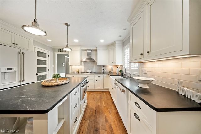 28930 Turnbridge Road, Bay Village, OH 44140