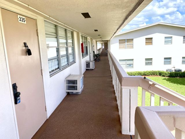 335 Farnham P, Deerfield Beach, FL 33442