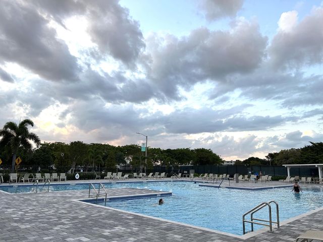 335 Farnham P, Deerfield Beach, FL 33442