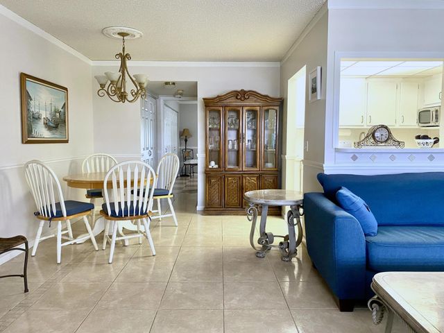335 Farnham P, Deerfield Beach, FL 33442