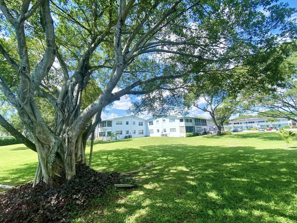 335 Farnham P, Deerfield Beach, FL 33442