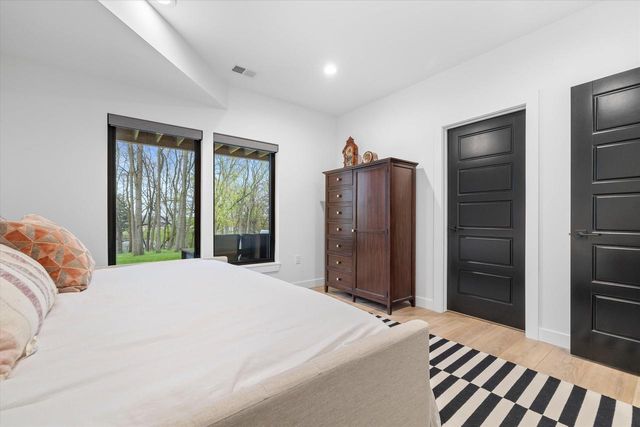 815 N English Settlement AVENUE, Burlington, WI 53105