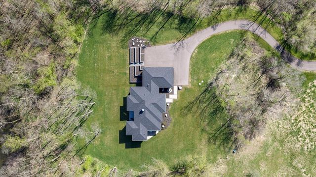 815 N English Settlement AVENUE, Burlington, WI 53105
