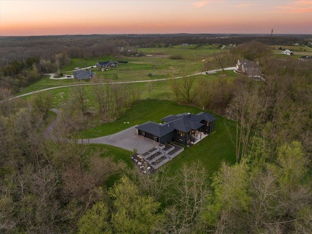 815 N English Settlement AVENUE, Burlington, WI 53105